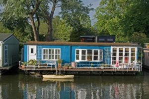 Alternative Housing: Houseboat