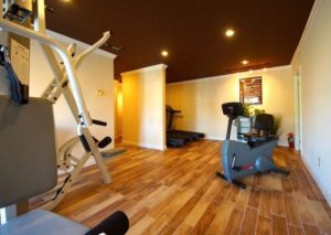 A 24-hour fitness center is just one of the many perks of living at Colonial Villa Apartments.